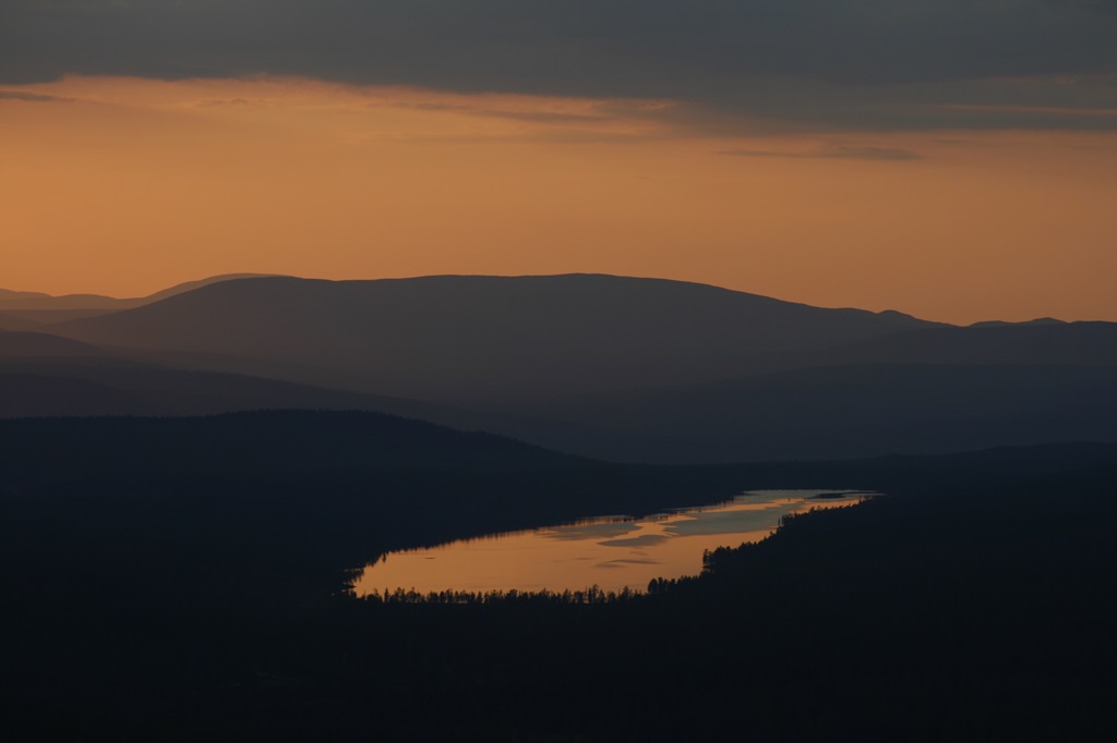 Sjö och fjäll. Burusjön Idre.